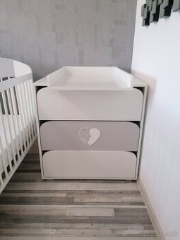 Postieľka + prebaľovací pult