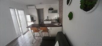 Chatka pri jazere - 1