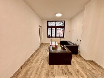 Obchodný priestor v centre mesta Vráble na prenájom