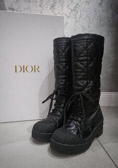 ORIGINÁL DIOR QUILTED CANNAGE BOOTS - TOPÁNKY DIOR 2023