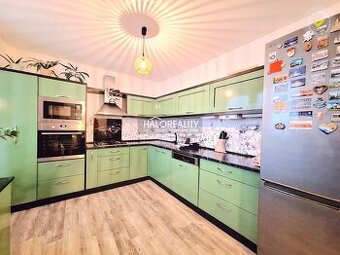 HALO reality - Predaj, štvorizbový byt Pezinok - 1