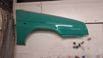 škoda favorit ,forman pravý predný blatník.