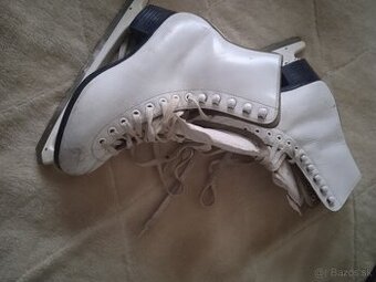 Dievčenské krasokorčule 36