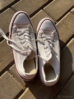Biele converse