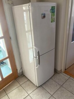 Predám chladničku s mrazničkou trieda A+ BEKO K 5240
