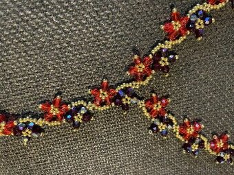 Predám náhrdelník z gorálok - ručná práca - nový