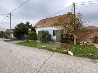 Rodinný dom za cenu bytu Nitra - Chrenová, 170000 EUR