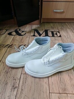 Biela pracovná obuv