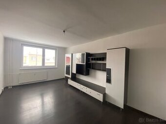 NA PREDAJ – ŠTÝLOVÝ 3-IZBOVÝ BYT PO KOMPLETNEJ REKONŠTRUKCII