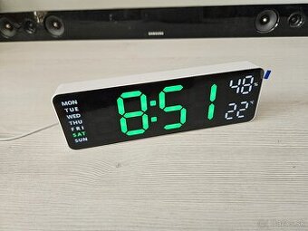 Hodinky podsvietené