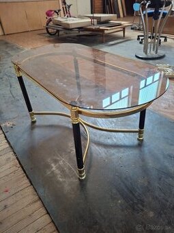 Predám rôzne konferenčné a jedálenské stoly