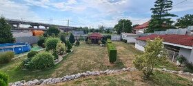 Na predaj pekný, upravený pozemok v Moldave nad Bodvou - 1