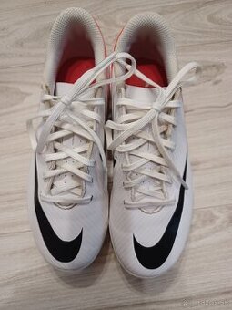 Chlapčenské kopačky NIKE