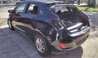 Hyundai i30 1.6 CRDI 2012 predám VODIČOVÉ DVERE, MOTOR D4FB,
