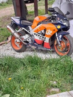 Honda repsol 900