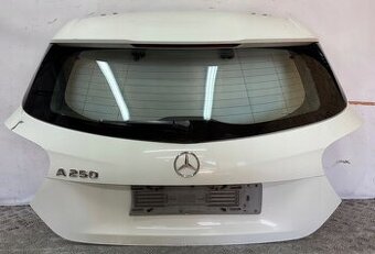 Mercedes W176 2012- 5. piate kufrové dvere kufor