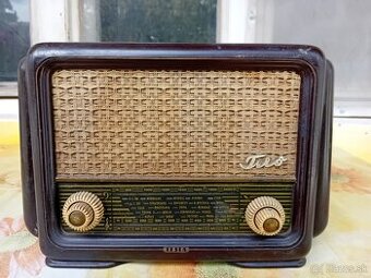 Staré rádio Tesla Trio