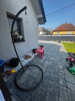 Stojan na hojdacku/ vajicko