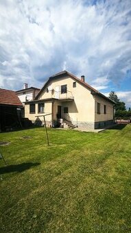 Dom s veľkým pozemkom.