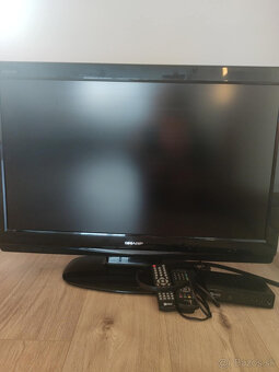 Televízor SHARP LC-32D44S-BK + Set-top box Emos EM180 HD