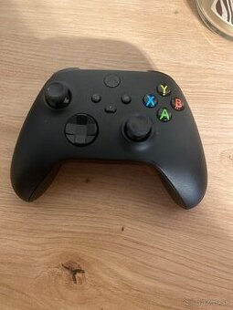 Predam XBOX ovladac (cierny)