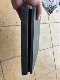 PS 4 Slim - 1