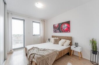 2 izbový byt Panoráma, výhľad na RD, 6m2 balkón, zariadený