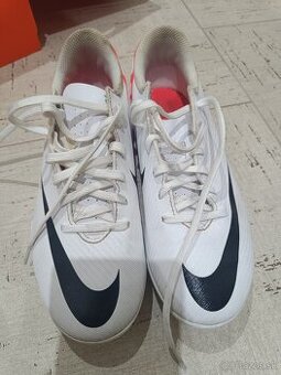 Kopačky Nike 36.5