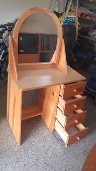 Predám toaletný stolík z borovice – zrkadlo, 3 zásuvky