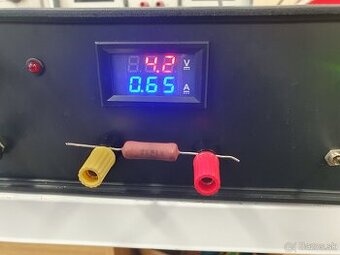 Predám regulovateľný zdroj 0-30V/3A