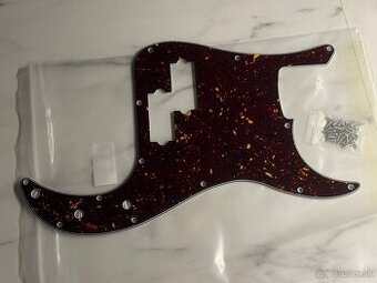 Pickguard Fender Squier Precision Bass
