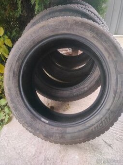 Predám 4kus zimné pneumatiky Michelin 225/55r17