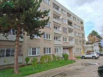 Jednoizbový byt s balkónom a parkovacím miestom v Prievidzi,