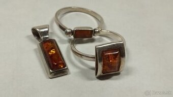 Sada stříbrných šperků s Jantarem 2x prsten + přívešek