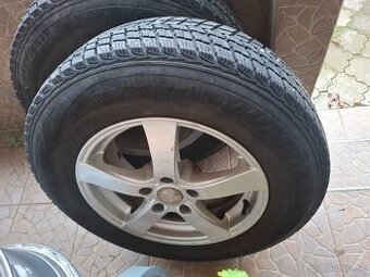 Zimné pneu 215/70R16 - 2 kusy + 4 disky