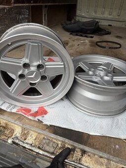 Sada diskov Mercedes-Benz Melber Penta r15