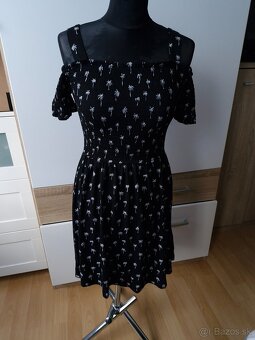 Rozne oblecko- nohavice, tricka, saty a ine