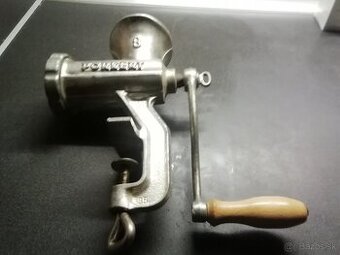 Mäsová mašinka č8