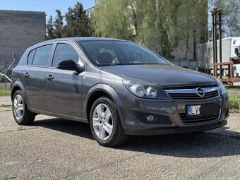 Opel Astra 1.6 16V / Klíma