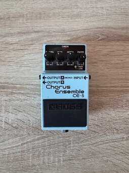 Boss CE-5 chorus