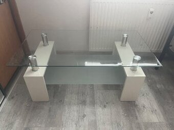 Konferenčný stôl