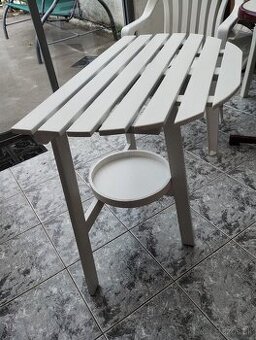 stolík na balkón