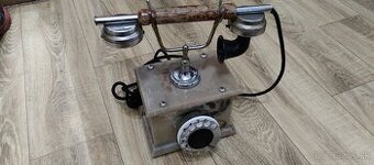 Starožitný telefon