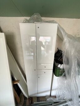 Kupelňová skrinka biela lesklá 180x50