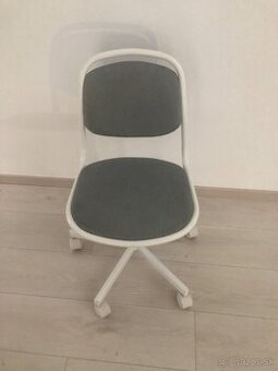Detská otočná stolička IKEA