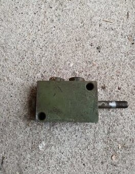 Hydraulický rozvádzač Liaz