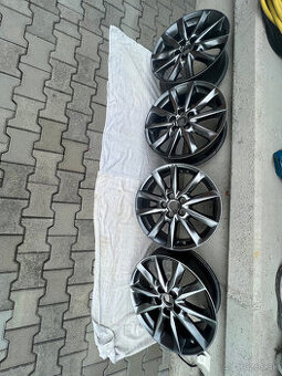 Predám Disky 4x5x114.3 (7Jx18 ET 50)R18 Mazda, Kia ,Hyundai