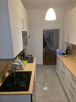 Prenájom 2,5 izbového bytu