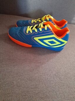 Halovky Umbro veľkosť 36