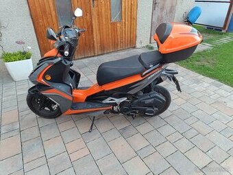 Skúter 125 cm3